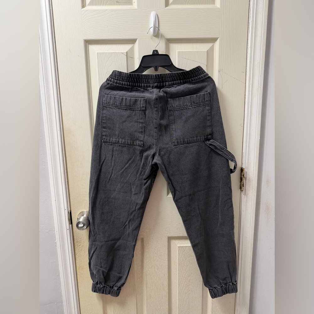 ❤️ Forever 21 Charcoal Gray Jogger Utility Pants - Picture 3 of 3